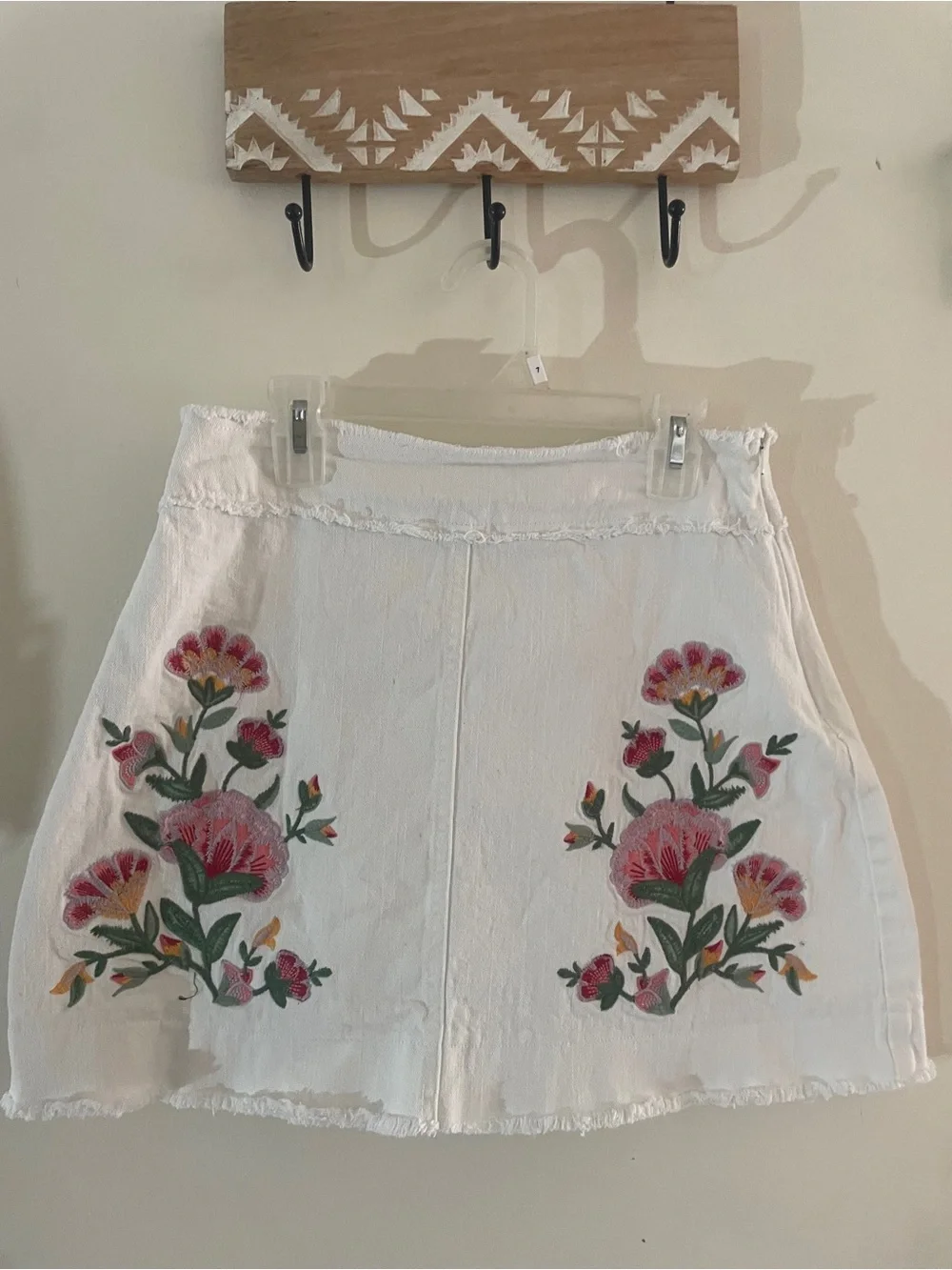 Jealous Tomato White Floral Embroidered Denim Mini Skirt Boho Cottagecore Size S - Picture 3 of 11